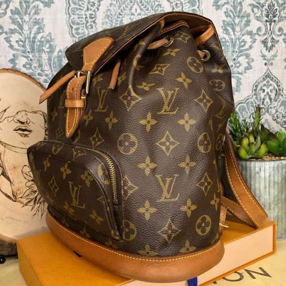 Authentic Louis Vuitton Montsouris MM Backpack - Picture 2 of 16